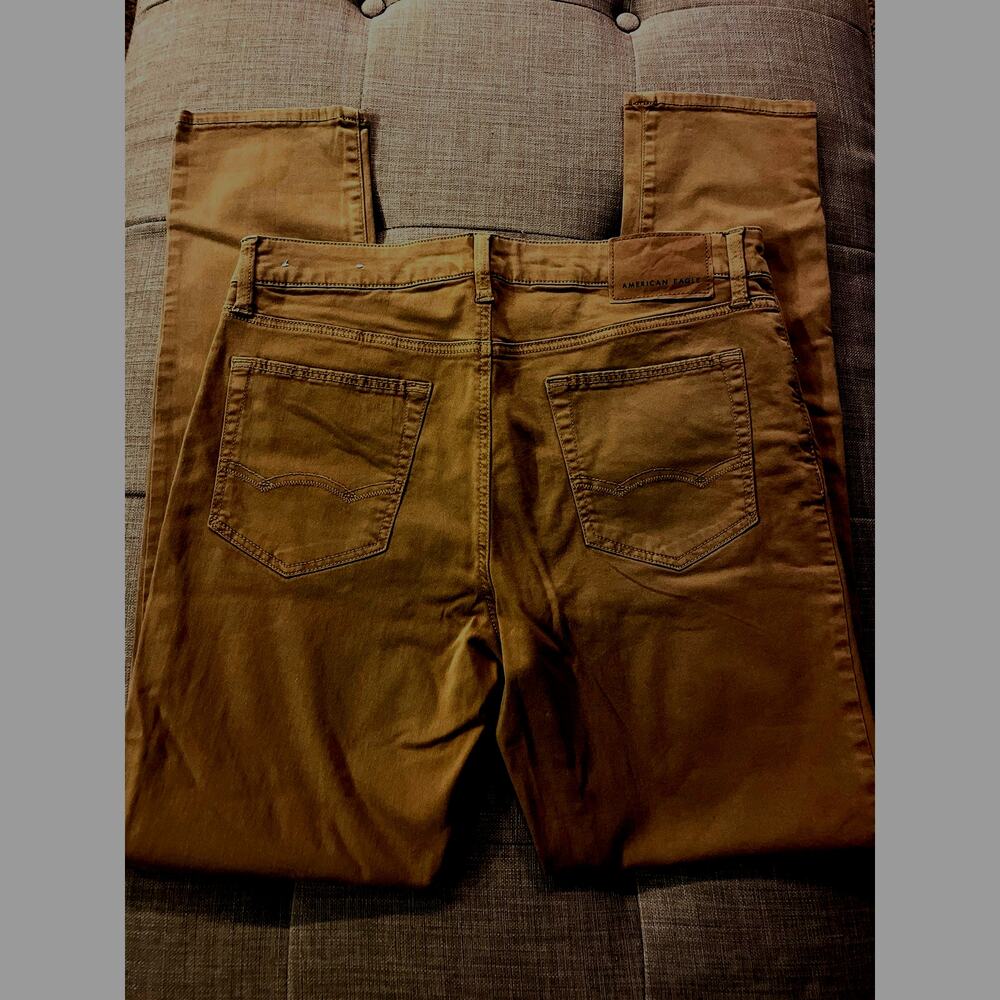 American Eagle flex khaki skinny jean size 32 x 32.